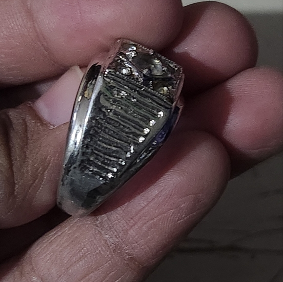 Men's Ring - Picture 8 of 12